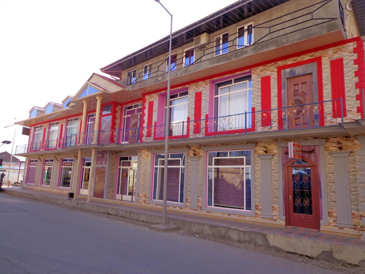 Tubram S Ailəvi Qonaq Evi Bed & Breakfast Sheki Ngoại thất bức ảnh