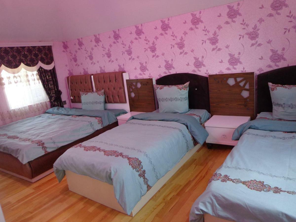 Tubram S Ailəvi Qonaq Evi Bed & Breakfast Sheki Ngoại thất bức ảnh