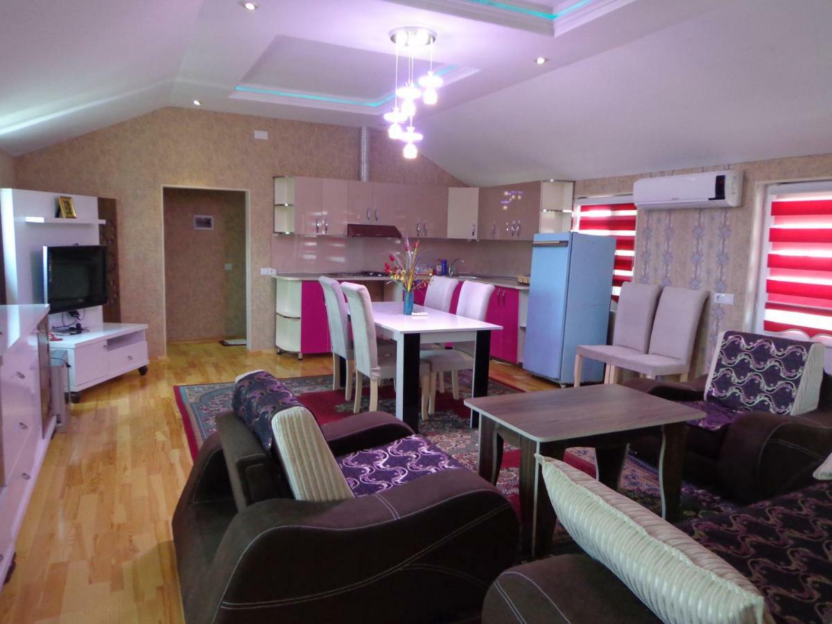 Tubram S Ailəvi Qonaq Evi Bed & Breakfast Sheki Ngoại thất bức ảnh